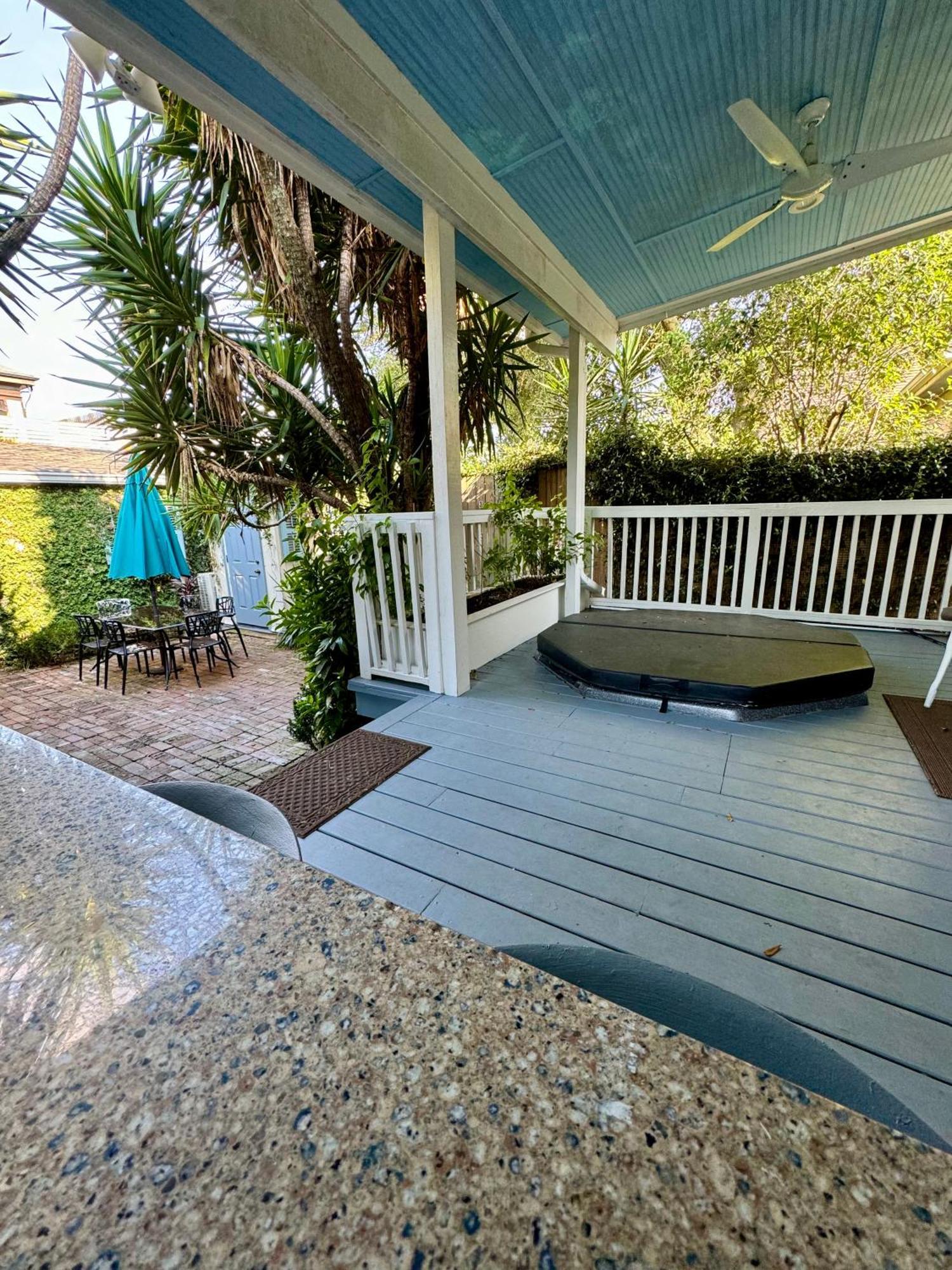 One Bedroom Apartment With Hot Tub 2 Blocks To Magazine Street New Orleans Exterior photo